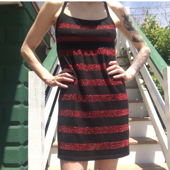 H&M red sparkle dress with empire waist - Picture 2 of 4